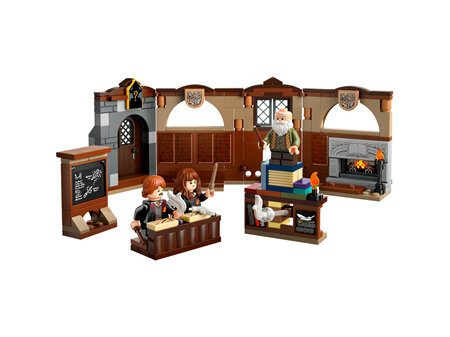 Hogwarts™ Castle: Charms Class